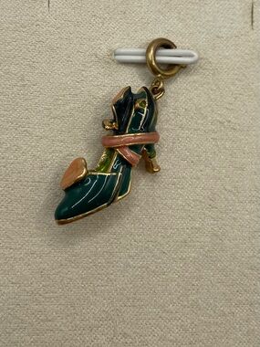 Kenneth Jay Lane KJL Calla Lily Green Pink Enamel Gold Tone High Heel Shoe Charm